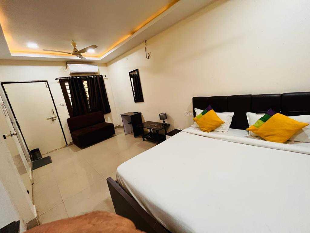 Oyo Hotel Happy Homes Bhopal Exterior foto