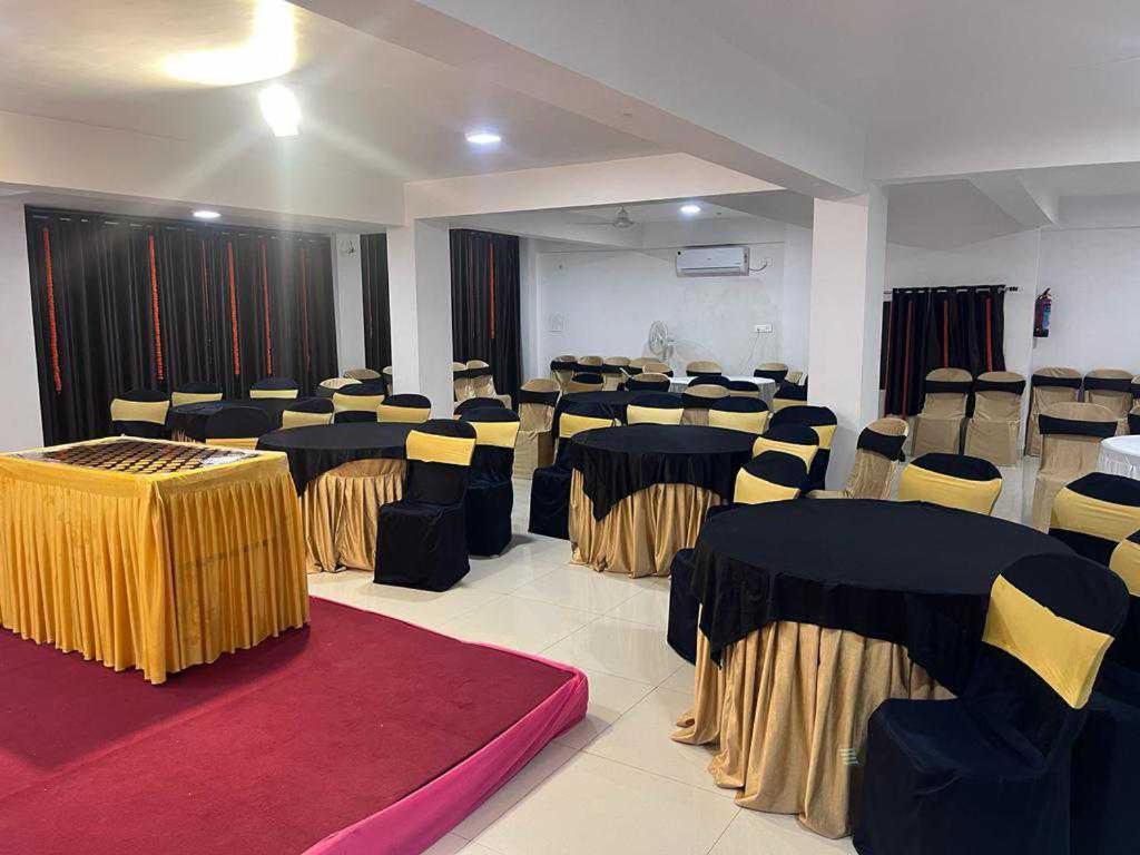 Oyo Hotel Happy Homes Bhopal Exterior foto